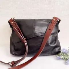 黒レザーショルダーバッグ