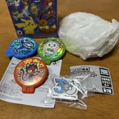 ポケモン30周年 メタルチャーム 1個とハッピーセット くみたてスピナーセット