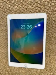iPad（第6世代）32GB Wi-Fiモデル　MR7G2J/A A