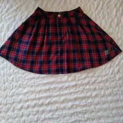 赤 スカート