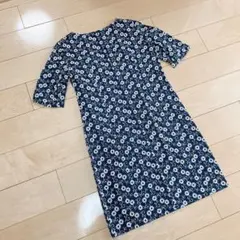 【TABASA】花柄刺繍 半袖ワンピース ネイビーのサムネイル