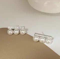 ★美品★パールとクリスタルの3連ピアス