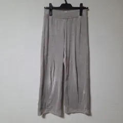 UNIQLO　ユニクロ　ウルトラストレッチスムースパンツ　グレー　Mサイズ