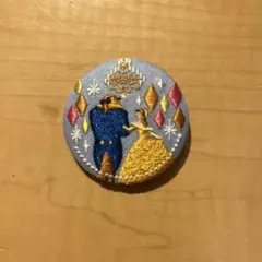 ディズニー刺繍缶バッジ　美女と野獣