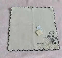 【JILL STUART】 花柄タオルハンカチ クリーム色