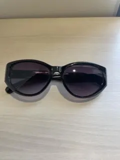GIVENCHY サングラス ブラックのサムネイル
