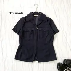 トラサルディ スウェード調半袖シャツジャケット 両胸ポケット キレイめ ブラックのサムネイル