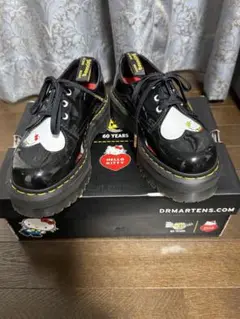 美品　Dr. Martens ハローキティ 厚底シューズ　レディース　23cm ドクターマーチン（Dr.Martens）」と「ハローキティ」が10年ぶり