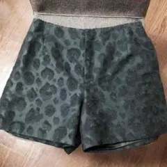 ルシェルブルー デザインショートパンツ 黒 アニマル柄