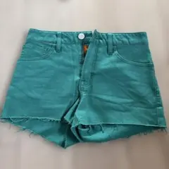 SLY JEANS グリーン ショートパンツ カットオフのサムネイル