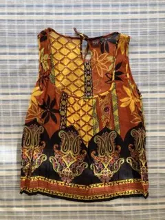 マライカ　アジアントップス