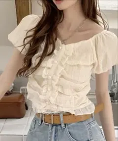 Ada. 2WAY ボタンデザイン ふんわり パフリーブ ブラウス