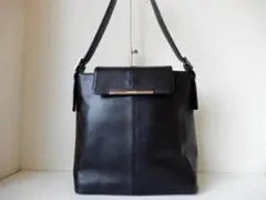 本革☆マリ クレール☆B5対応☆レザーショルダーバッグ ブラック