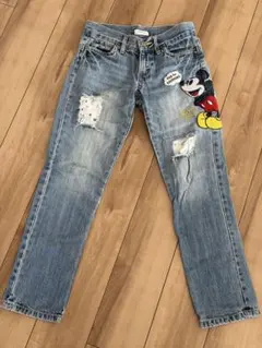 ミッキーマウス刺繍ダメージデニムパンツ
