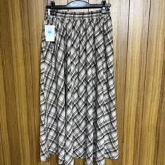 ストロベリーフィールズスカートMサイズ（ご家庭でのお洗濯可能）（新品、タグ付き）のサムネイル