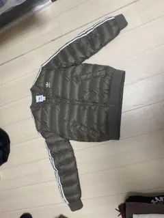 adidas ダウンジャケット