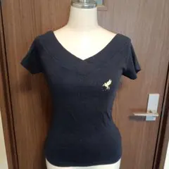 美品CLEF DE SOLペガサス刺繍 Vネック 半袖カットソー♡ ネイビー♡Мのサムネイル