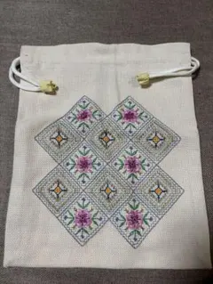 花柄刺繍のハンドメイド巾着袋