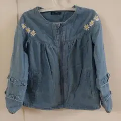 デニムジャケット 花刺繍付き