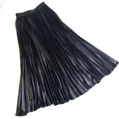 【美品】 BCBGMAXAZRIA　プリーツスカート　ロング丈　光沢感　黒　XSのサムネイル
