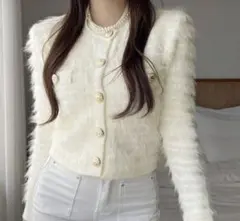 SHEIN ホワイトファーボタン付きセーター