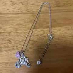 ディズニー　シンデレラ　馬車モチーフ ネックレス ピンクローズ