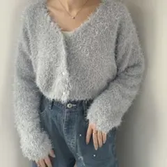 ゴールドボタンフェザーショートカーディガン