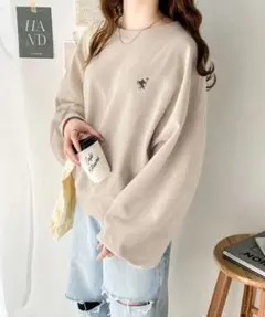 ベージュ スウェット トレーナー 刺繍ロゴ付