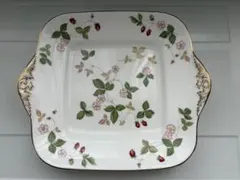 【美品】ウェッジウッド ワイルドストロベリー スクエアプレート 大皿　ケーキ皿のサムネイル