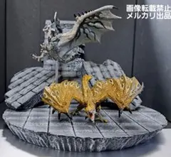 モンハン　リオレウス希少種&リオレイア希少種　フィギュア　+　ジオラマ台座
