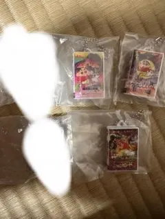 クレヨンしんちゃん　ビデオテープ ミニチュアチャームコレクション 3種セット