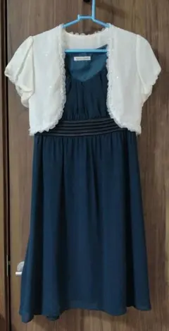 ダークブルー フレアスリーブドレス ビーズ付きカーディガン