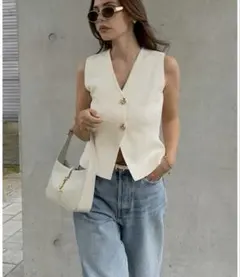 zara ゴールドボタンプレーンニットトップス