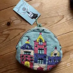 カラフル建物刺繍がま口ポーチ