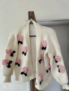 花柄刺繍 ニットカーディガン クリーム色