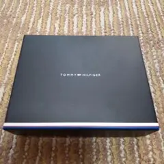 トミーヒルフィガー　空き箱