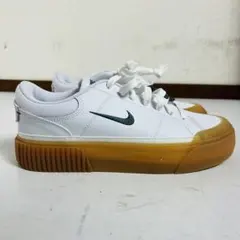 未使用品　NIKE ウィメンズコートレガシー リフト 25.5cm