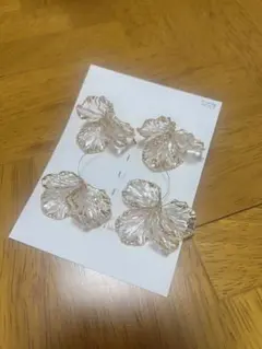 クリアフラワー ゴールドアクセント ピアス