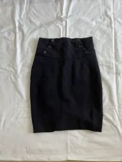訳あり・ZARA♡ウエスト約68♡Mサイズ相当♡黒のタイトスカート ボタン付き