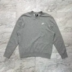 ナイキ　スウェット　トレーナー　ワンポイント刺繍ロゴ　グレー　メンズM