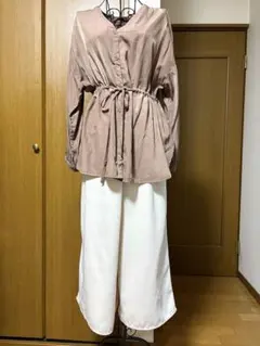 ホワイトベージュ　キュロットスカート　ワイドパンツ
