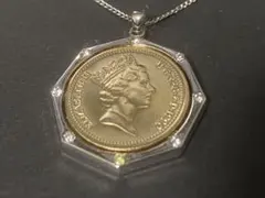 エリザベス女王 ネックレス