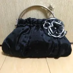 ビーズ　装飾 　黒 　クラッチ　バッグ