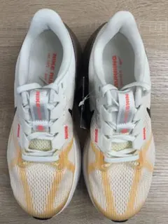 新品、未使用！　ナイキ　エアズームストラクチャー　25 DJ7884-110