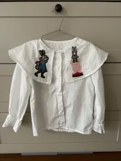 ウサギ刺繍付きホワイト長袖シャツ