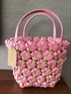 ピンクとベージュ　かごバッグ　クラフトバンド