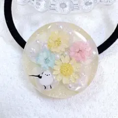 セキセイインコと花咲くハートのレジンヘアゴム 加工方法変更可 - メルカリ