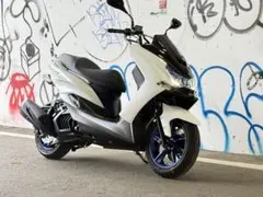 YAMAHA MAJESTY S ホワイトのサムネイル