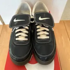 NIKE ブラック スニーカー ガムソールのサムネイル