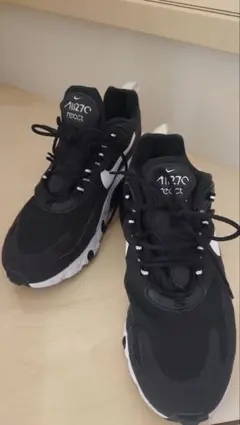 NIKE AIR MAX 270 REACT ブラック ホワイトのサムネイル